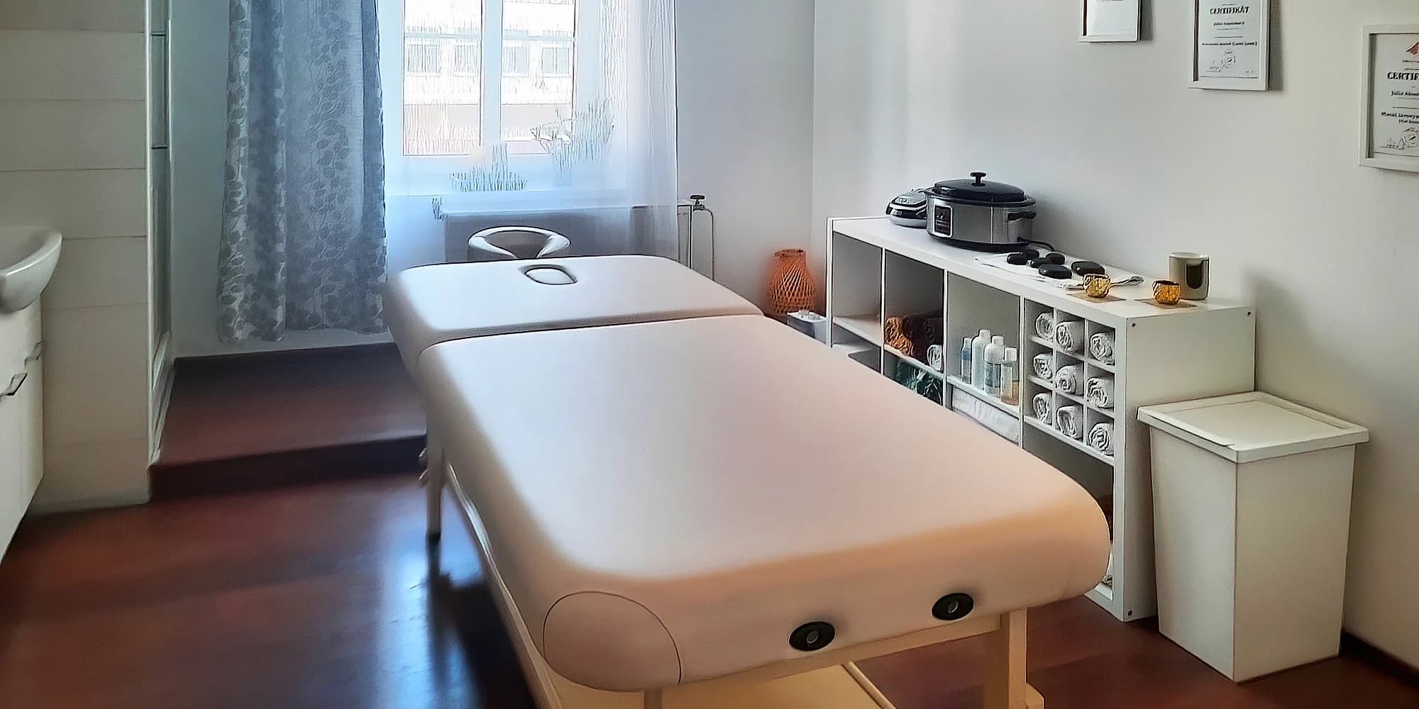 60 až 90 min. odpočinku: zeštíhlující anticelulitidní masáž, peeling a ozónový zábal